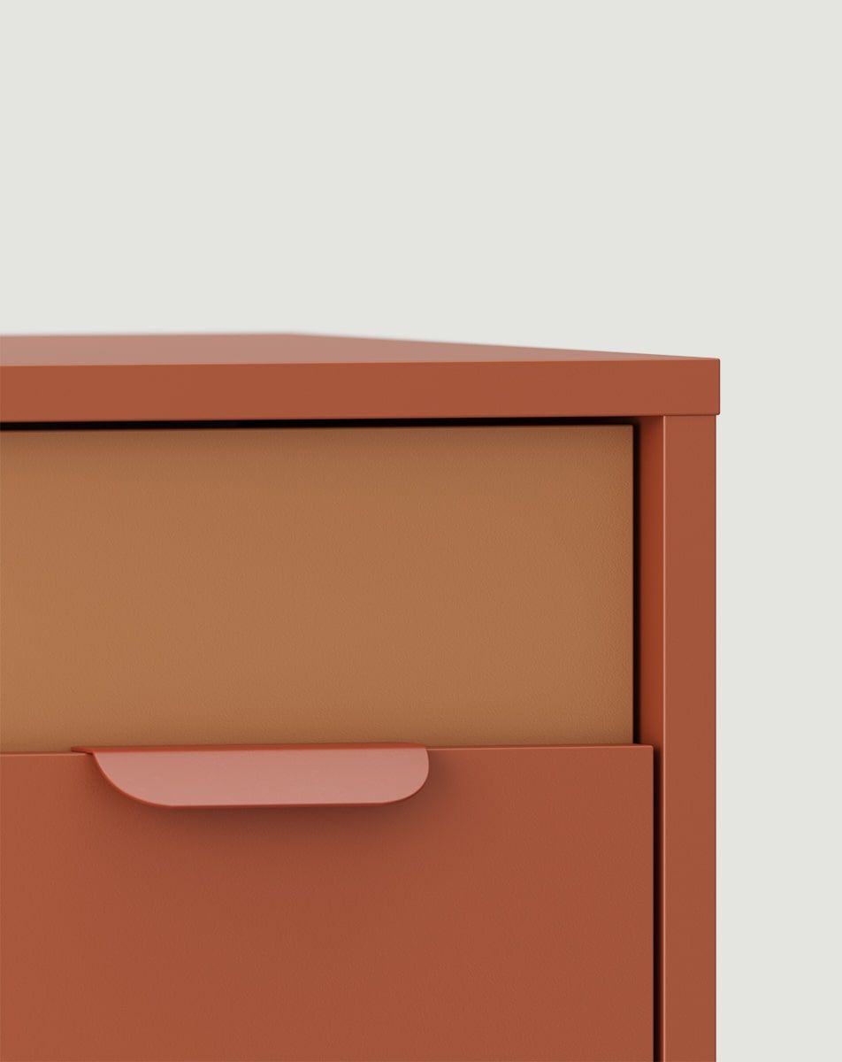 Dulap pentru pantofi cu clapetă LAYERS LAY21
Culoare: Fiery Terracotta
Culoarea celui de-al doilea strat din față: Sahara Deep
Mâner: LAYERS 110 Fire Terracotta