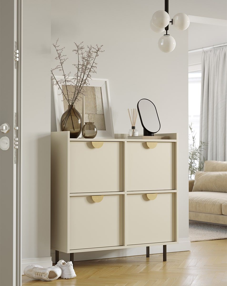 Dulap pentru pantofi SIGI Duo SBG2D
Culoare: Champagne Beige
Picior: Negru
Mâner: Mâner stejar RIND
